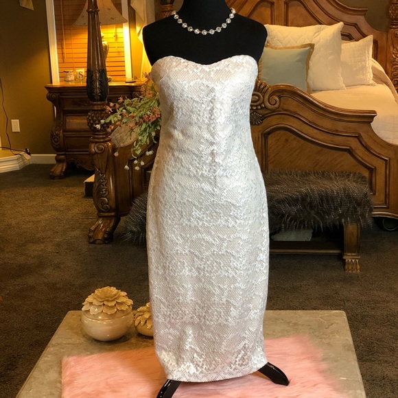 bebe Dresses & Skirts - Bebe Strapless Lace Overlay Dress Size Large